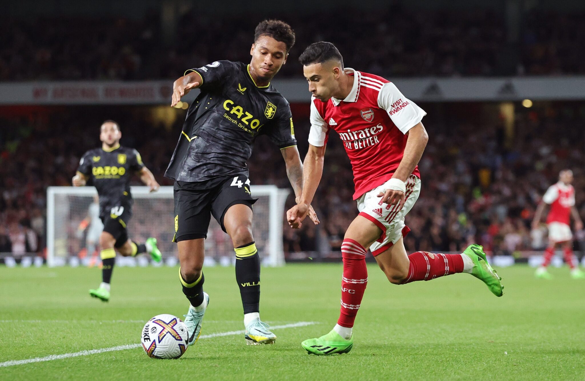 Arsenal-Aston Villa en action