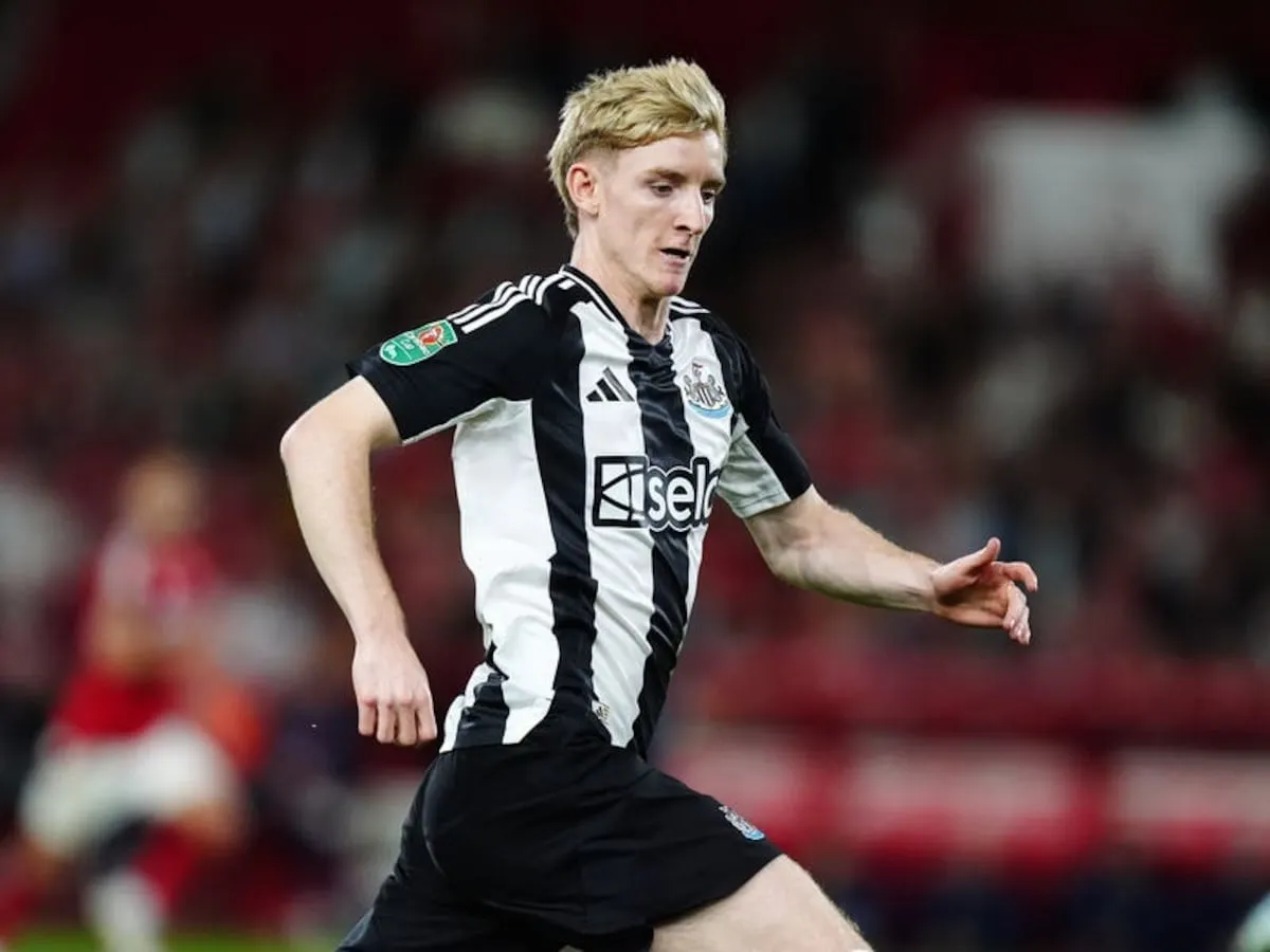 Anthony Gordon prolonge avec Newcastle