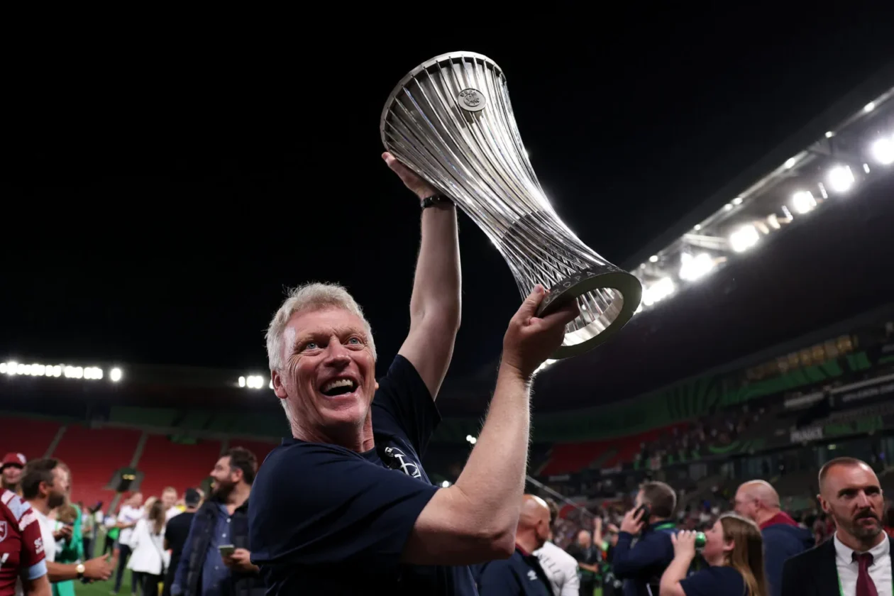 Premier League : David Moyes veut reprendre du service