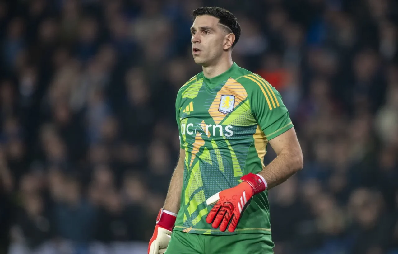 Emiliano Martinez vers un départ d'Aston Villa