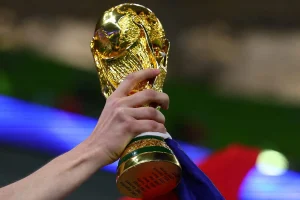 Le trophée de la Coupe du Monde
