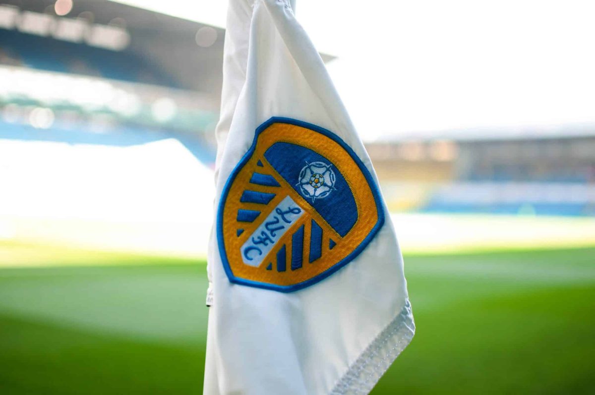 Leeds United v Bolton Wanderers – Sky Bet Championship Le logo de Leeds United sous fond d'Ellan Road