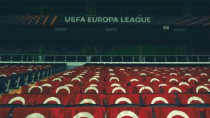 Un stade de football avant un match d'Europa League